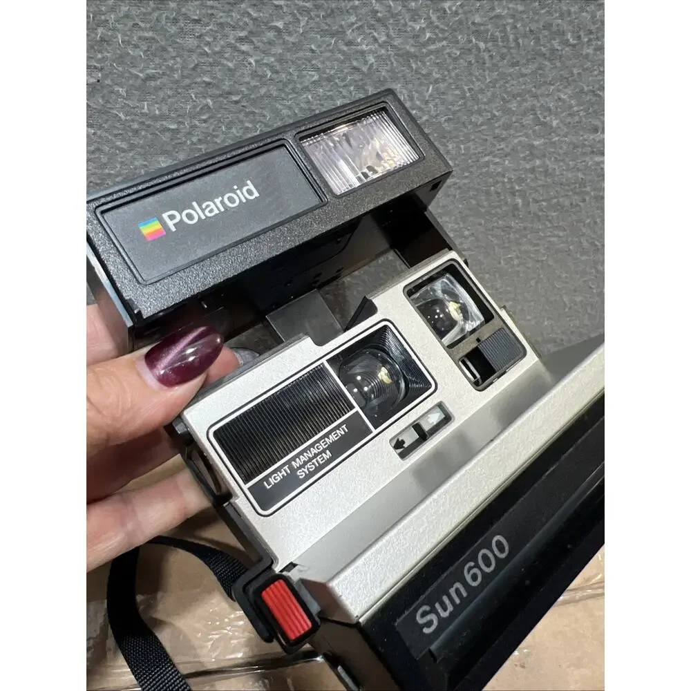 Polaroid Sun 600 LMS Instant Film Camera w/ Strap & Flash - Tested